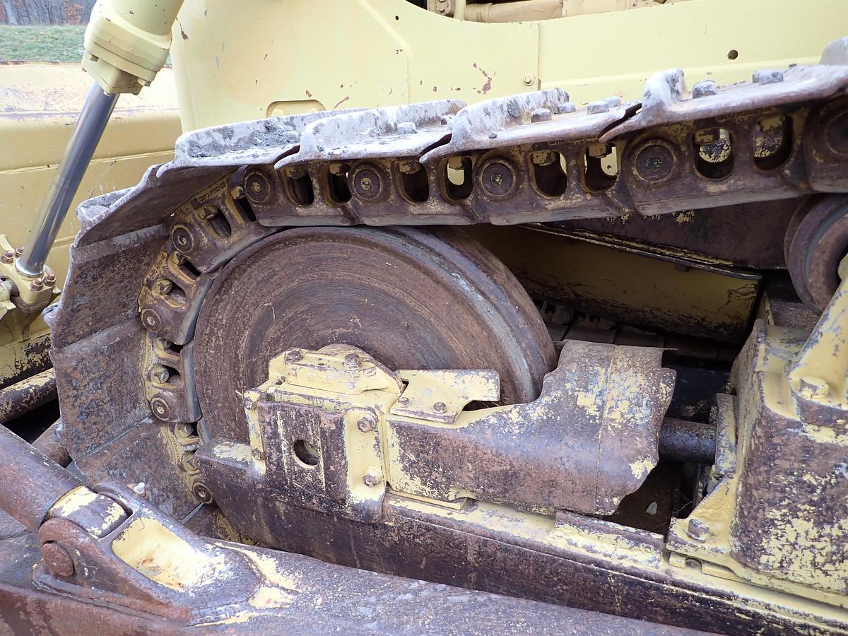 Used 1980 CAT D7G Crawler Dozer w/ RIPPER!