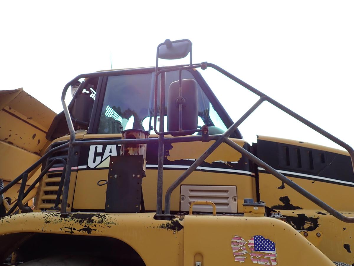 Used 2006 CAT 735