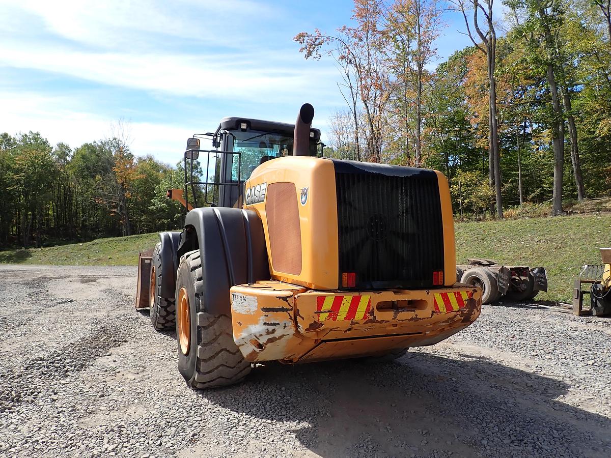 Used 2012 Case 1021F Wheel Loader 5700 HOURS
