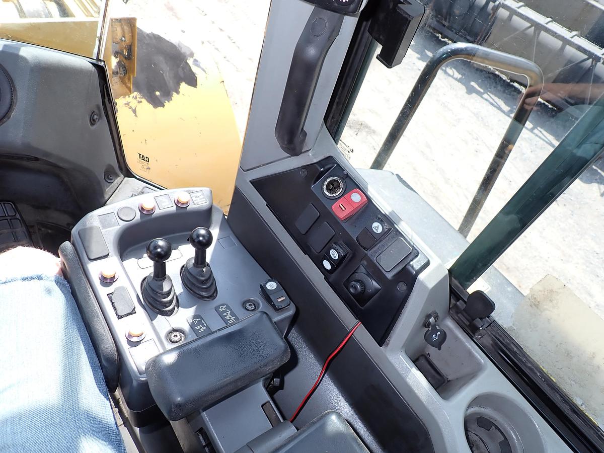 Used 2018 CAT 972M Wheel Loader