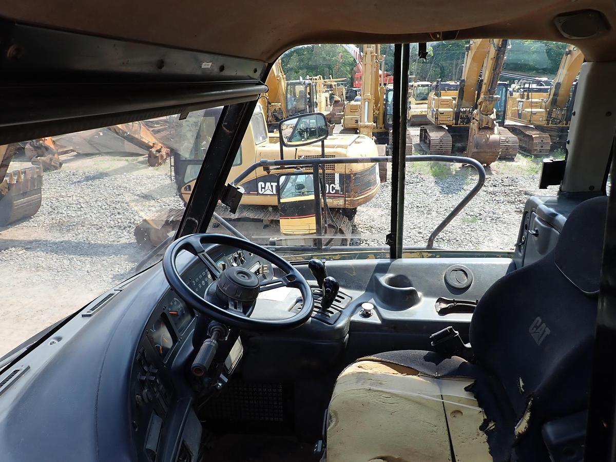 Used 2003 CAT 735