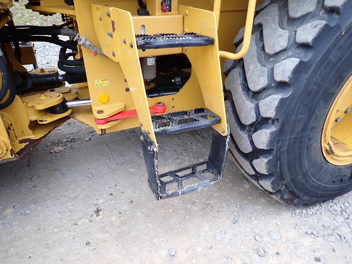 Used 2019 CAT 938M Wheel Loader