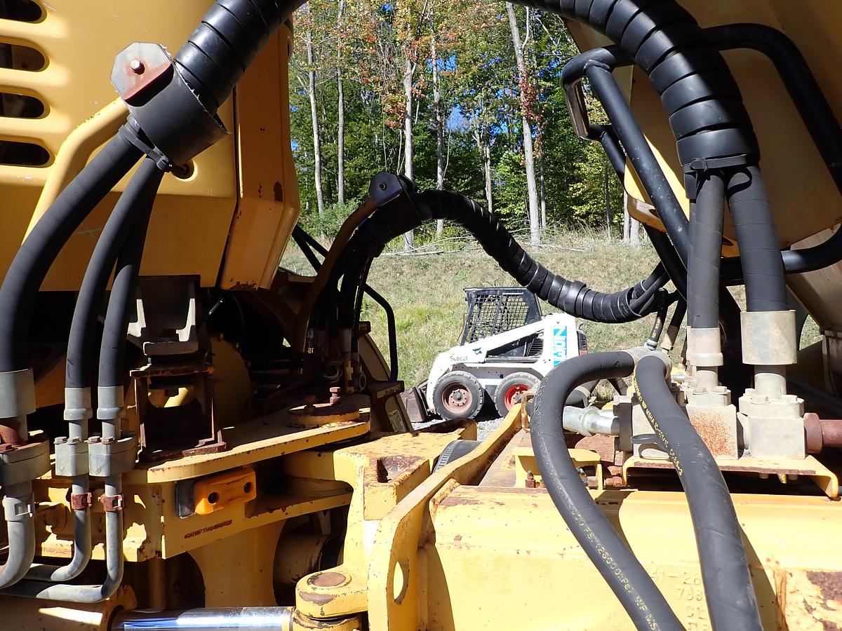 Used 2004 CAT 735 Articulated Haul Truck