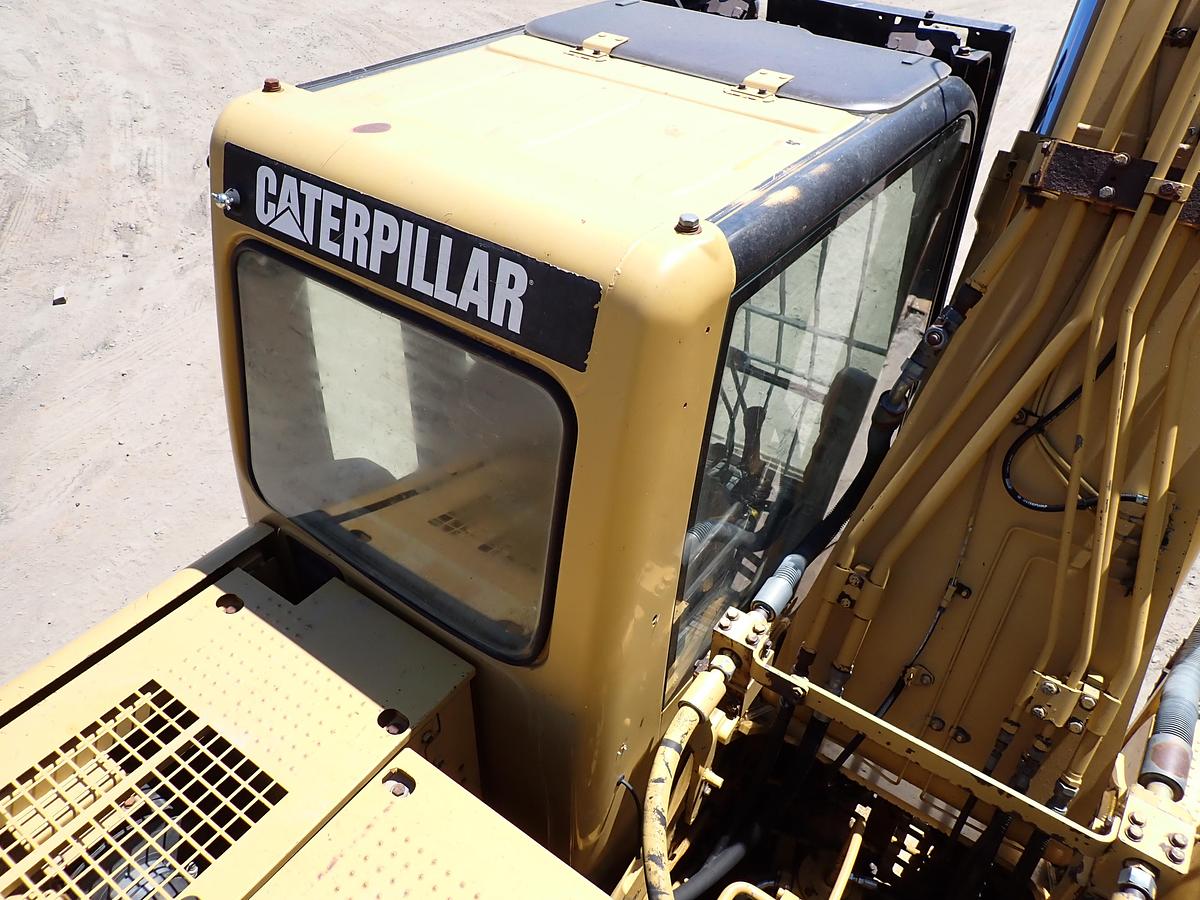 Used 2006 CAT 320CL
