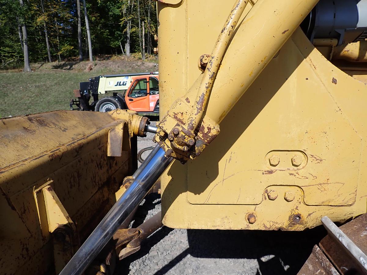 Used 1971 CAT D8H Crawler Dozer w/ RIPPER!