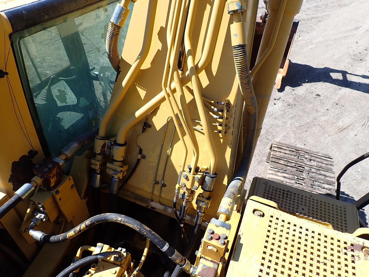 Used 2004 CAT 330CL Hydraulic Excavator