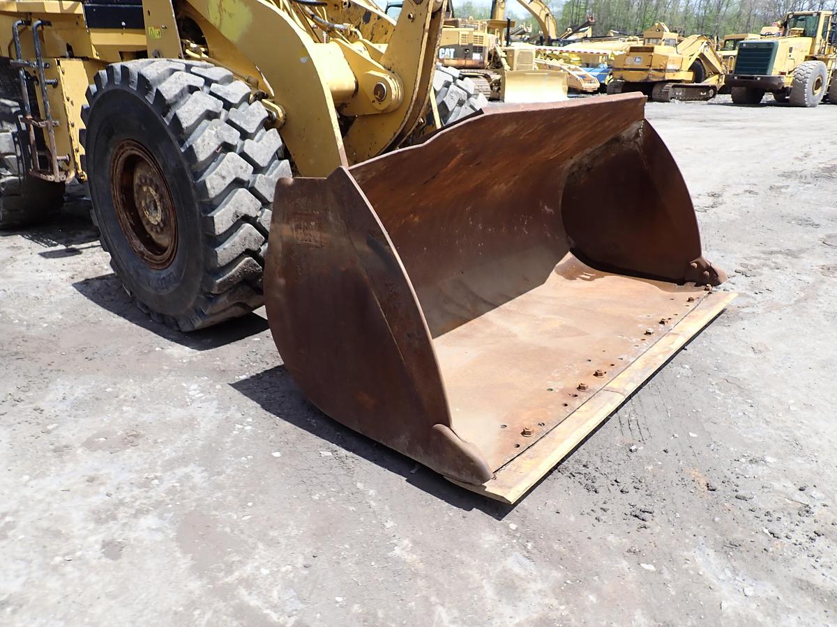 Used 2010 CAT 938H