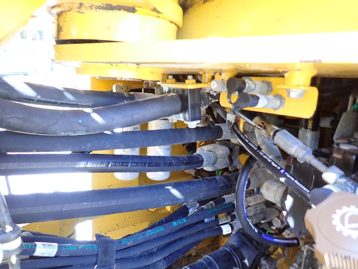 Used 2019 John Deere 744L Wheel Loader QUICK COUPLER!