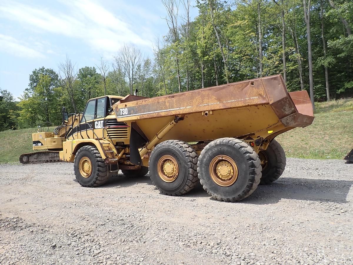 Used 2006 CAT 730