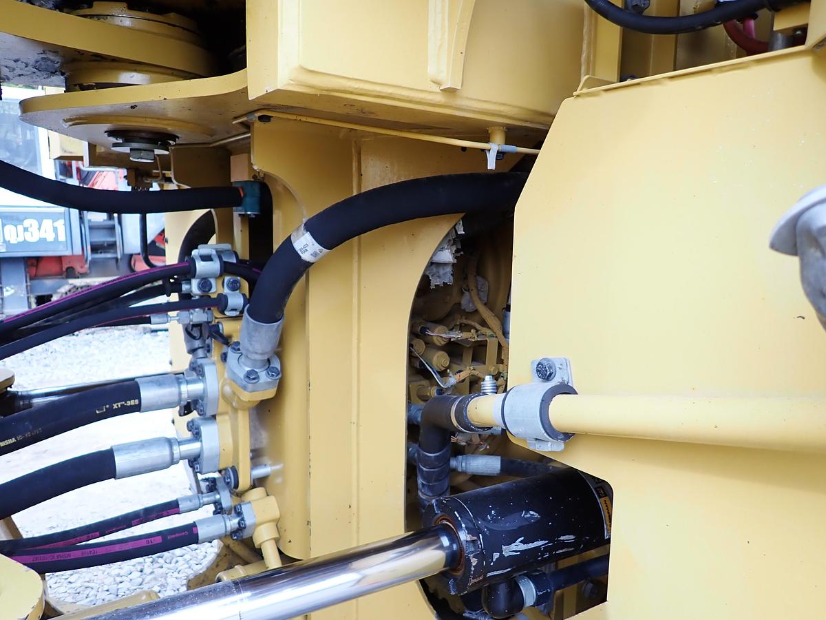 Used 2015 CAT 982M Wheel Loader