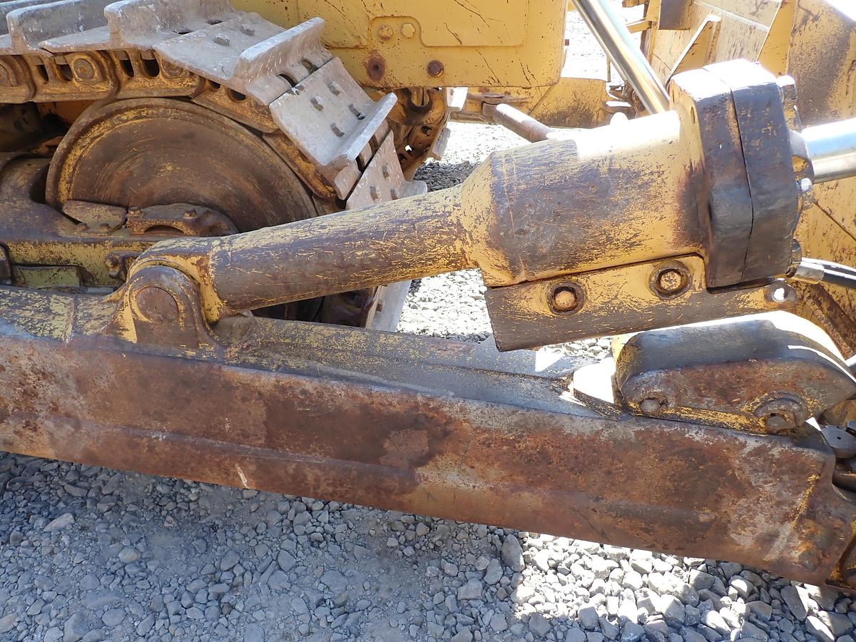 Used 1971 CAT D8H Crawler Dozer w/ RIPPER!