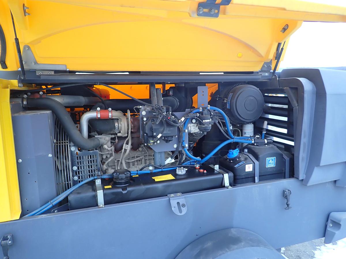 Used 2023 Atlas Copco XAS400-200 Air Compressor 