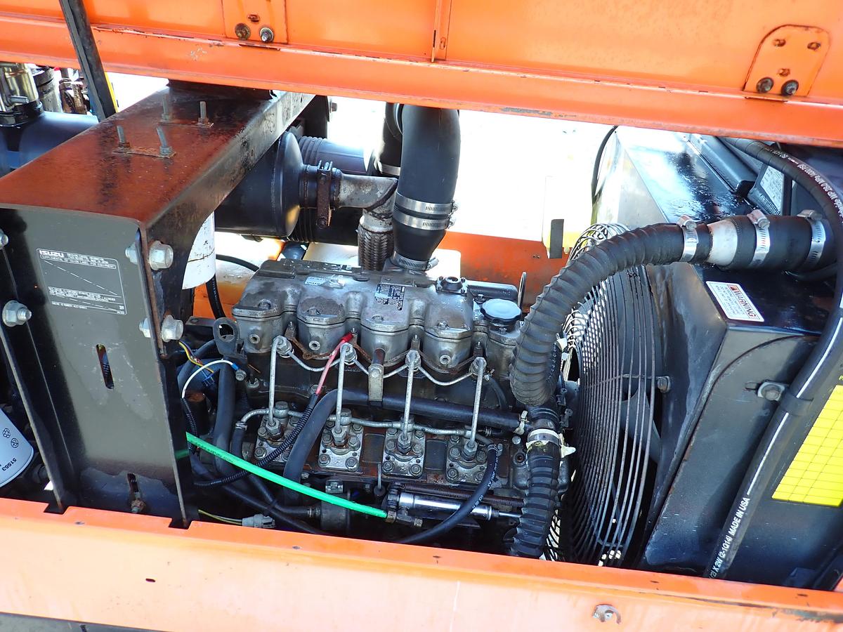 Used Sullivan Palatek DF185P3IZ 185 CFM Air Compressor ISUZU DIESEL