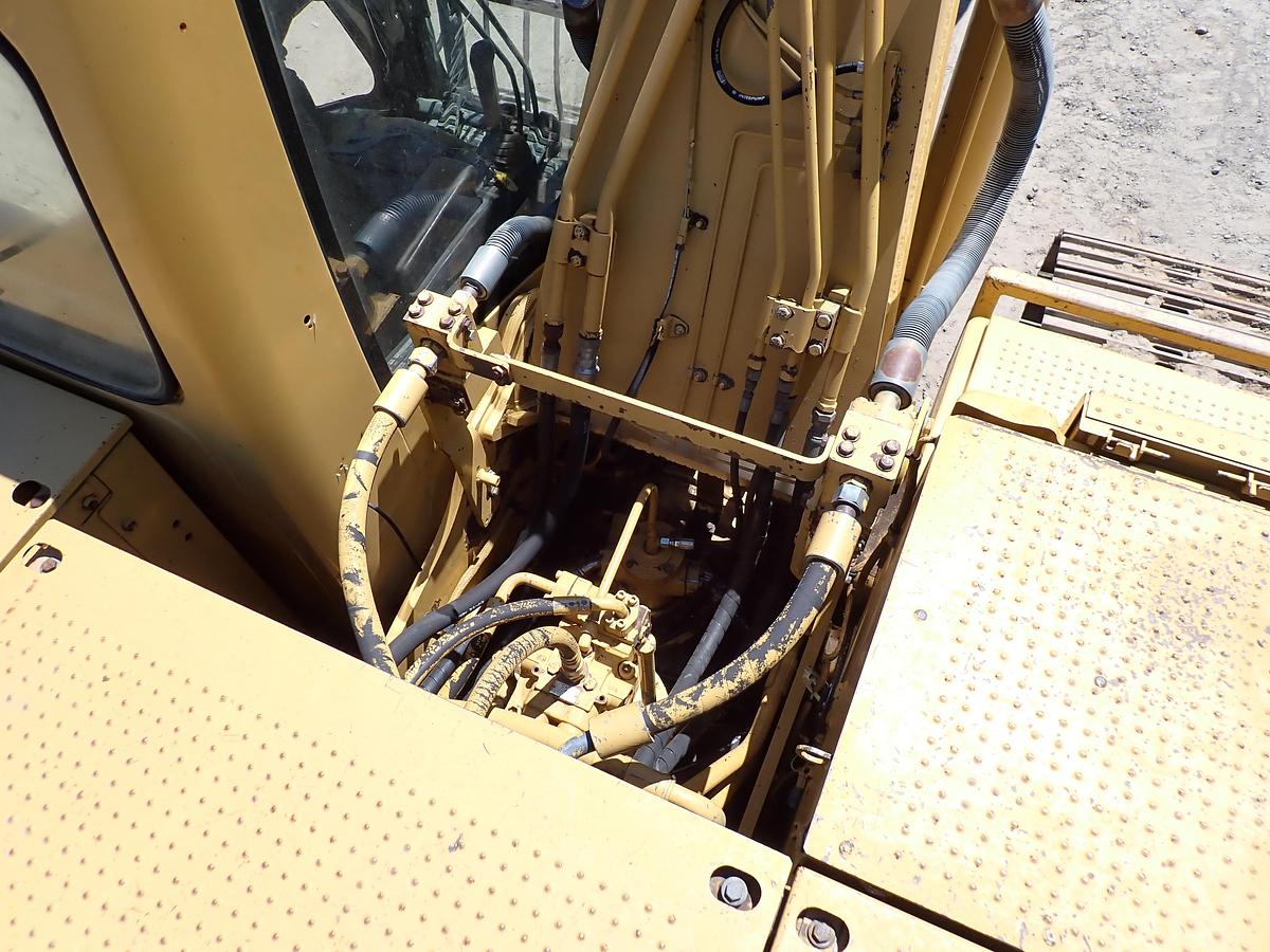 Used 2006 CAT 320CL