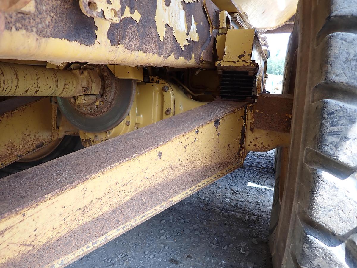 Used 2006 CAT 730