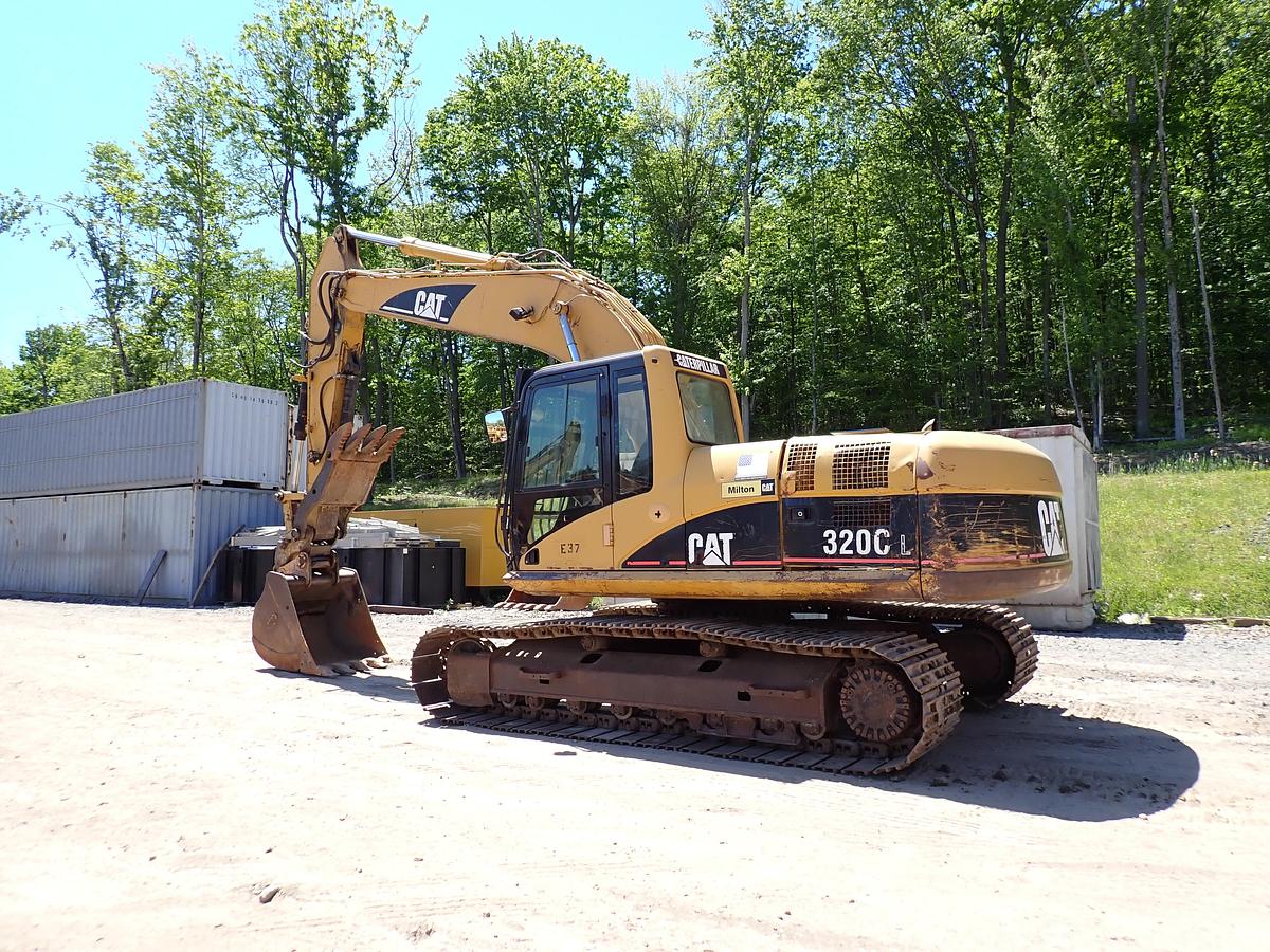 Used 2006 CAT 320CL