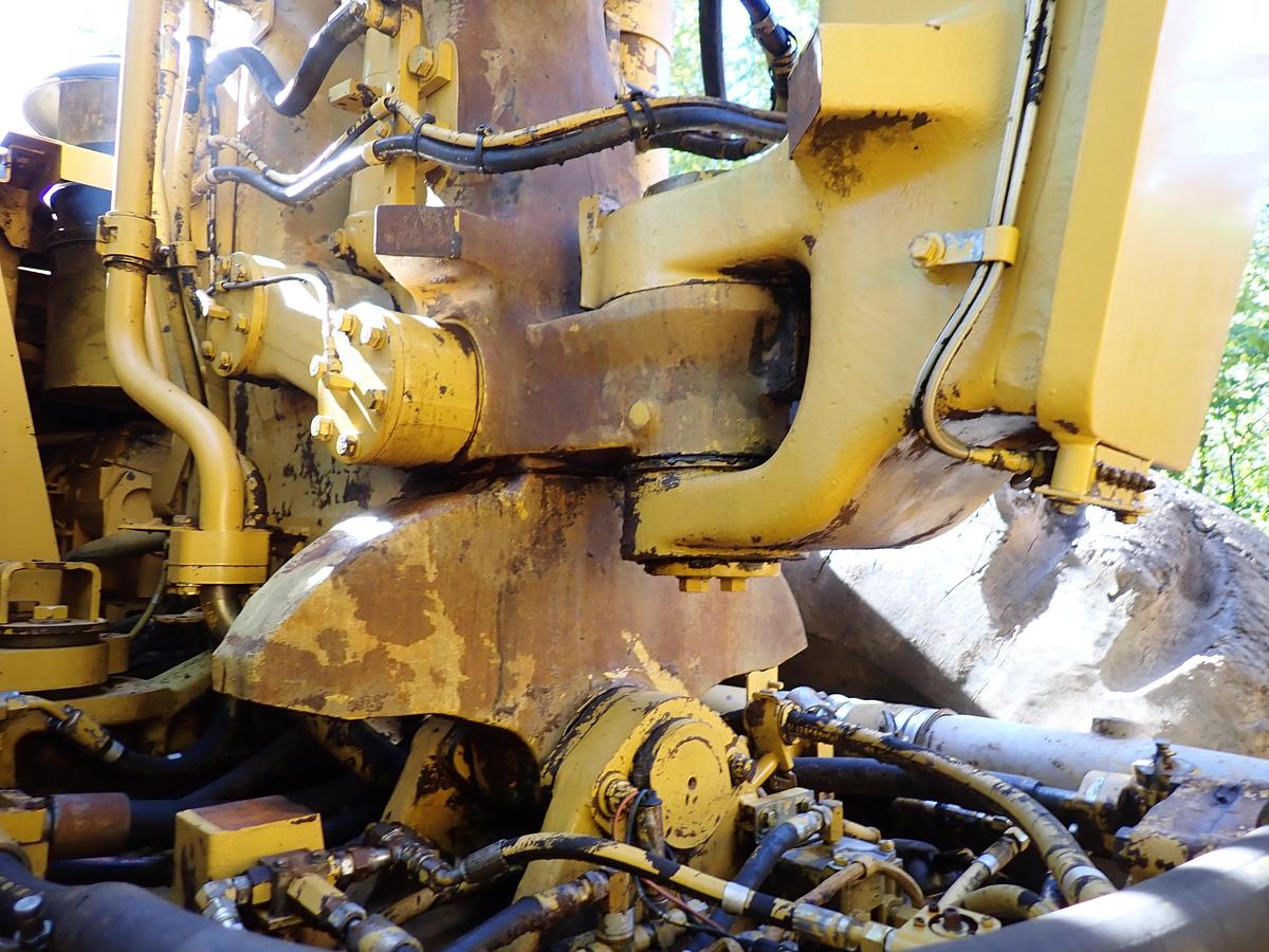 Used 2004 CAT 621G Motor Scraper