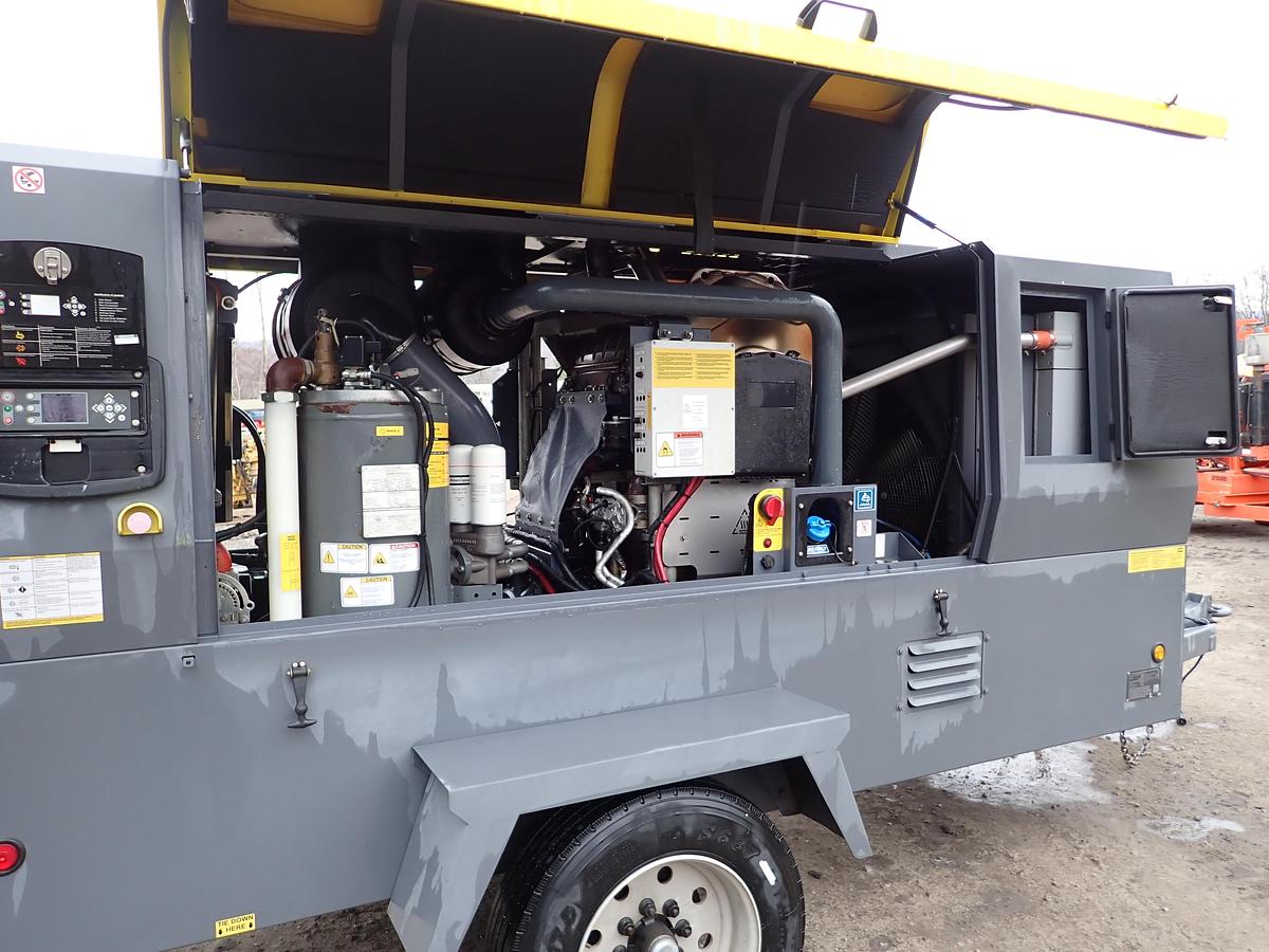Used 2020 Atlas Copco XAS950 PD8 950 CFM Air Compressor