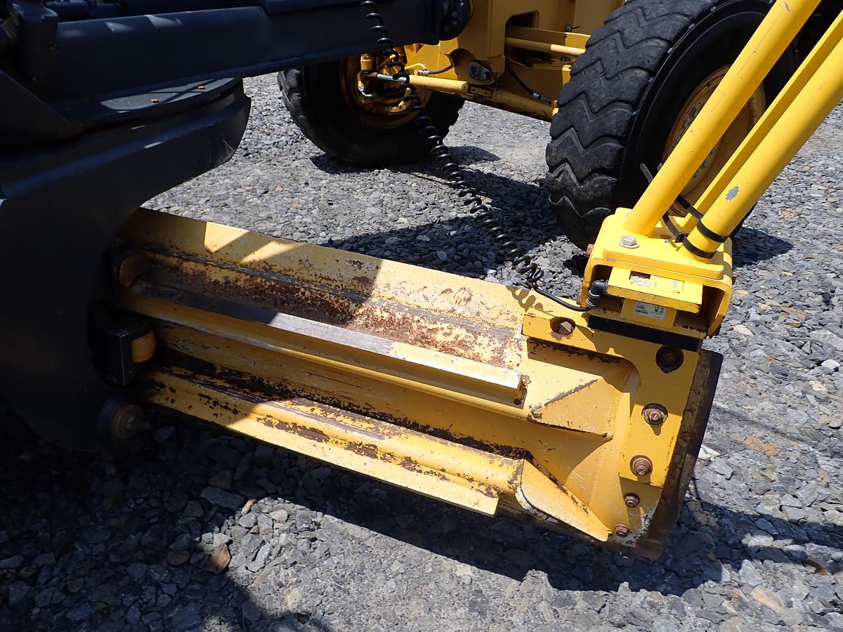 Used 2016 John Deere 772GP Motor Grader w/ GPS