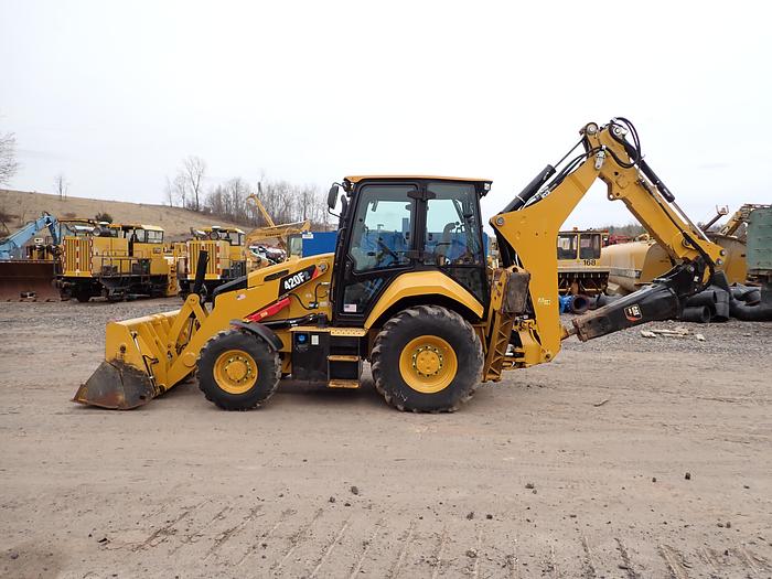 Used 2018 CAT 420F2 Loader Backhoe