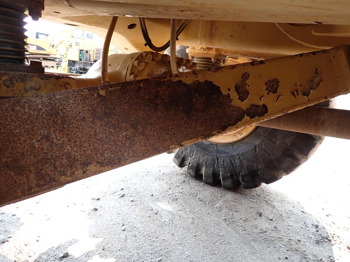 Used 2006 CAT 735