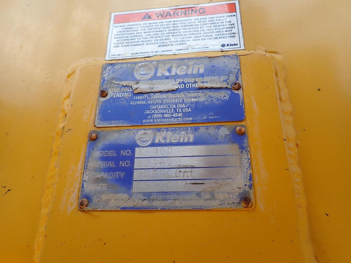 Used 2015 John Deere 460E Articulated Water Truck 9000 GALLON