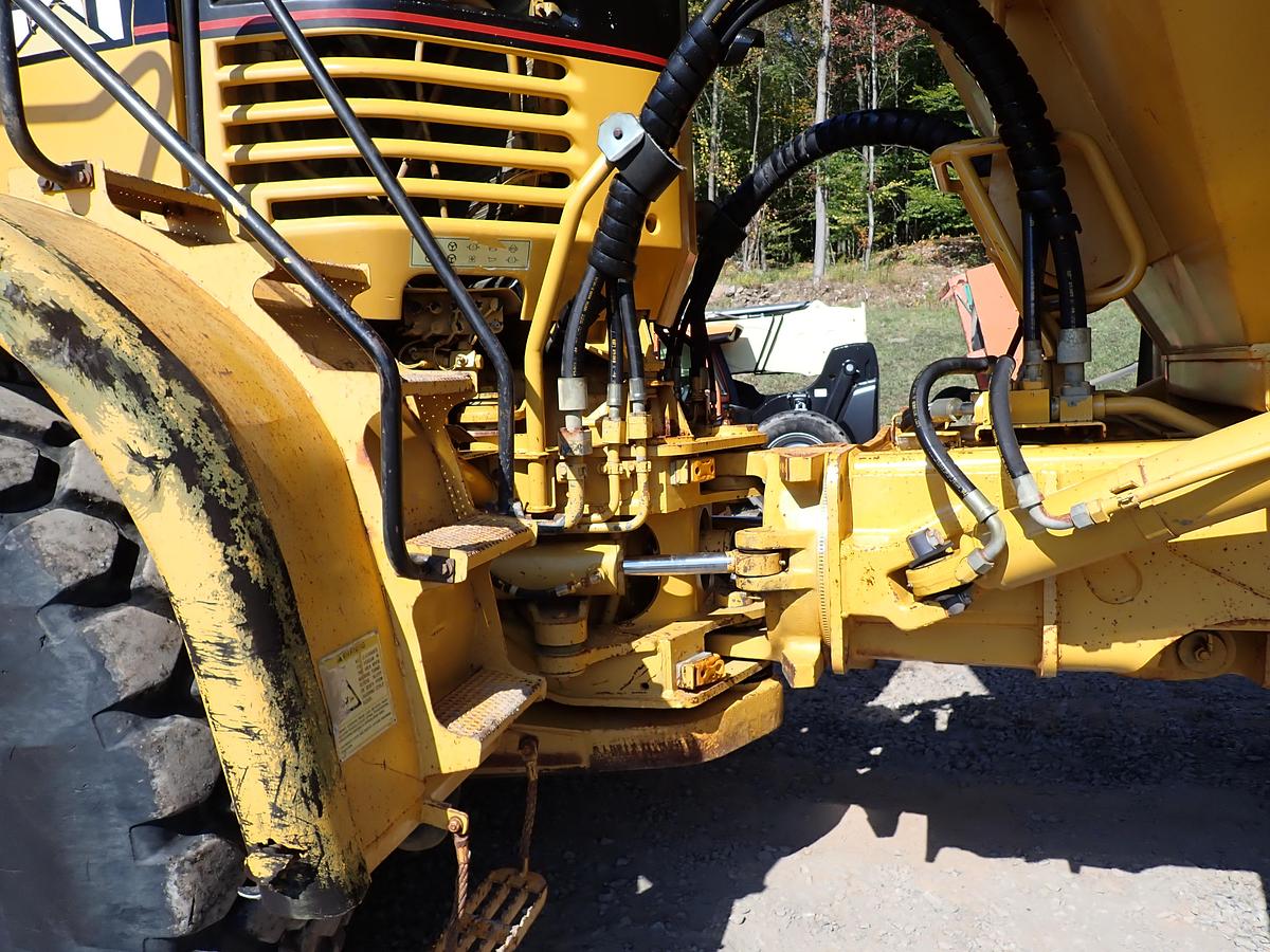 Used 2004 CAT 735 Articulated Haul Truck