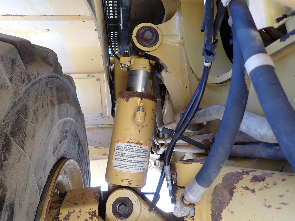 Used 2004 CAT 735 Articulated Haul Truck