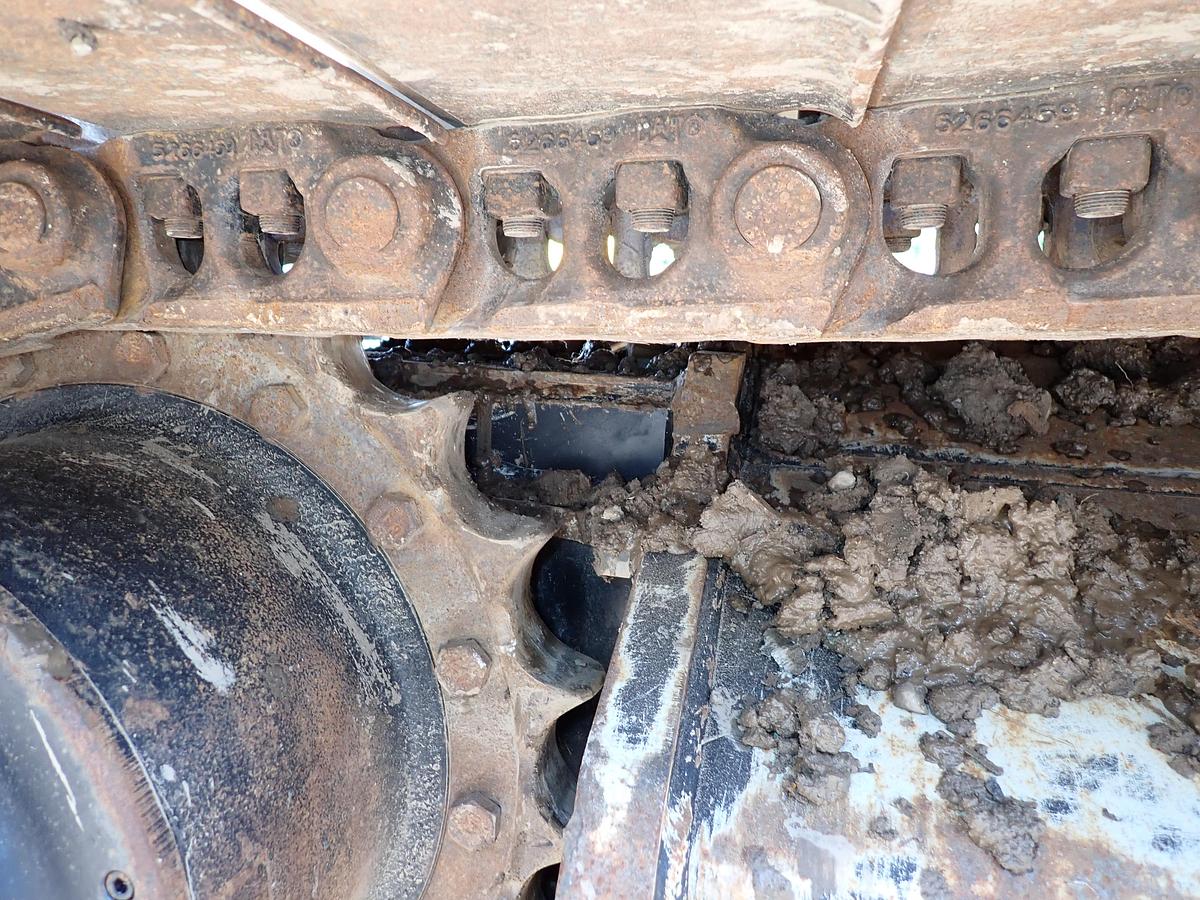 Used 2022 CAT 326