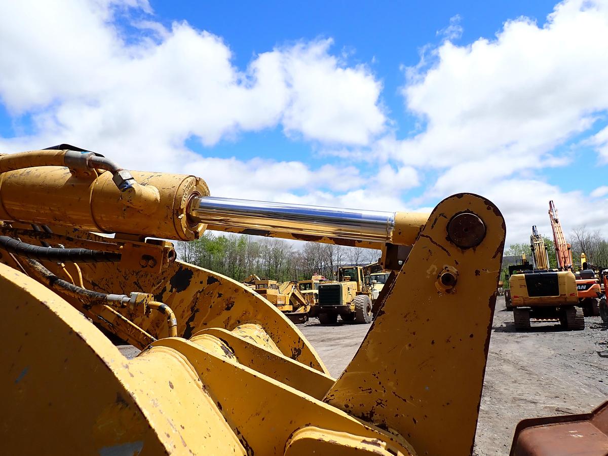Used 2010 CAT 938H