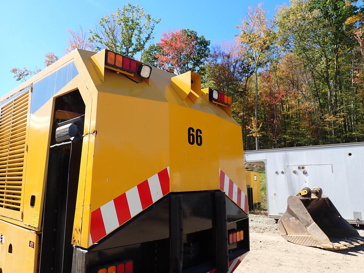 Used 2001 Vammas PSB 5500H Airport Runway Sweeper 