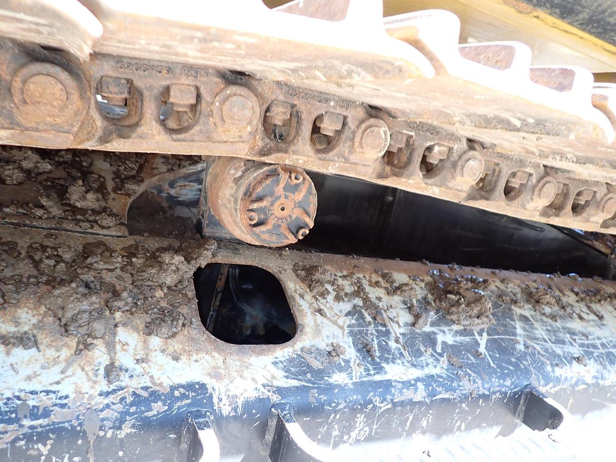 Used 2022 CAT 326