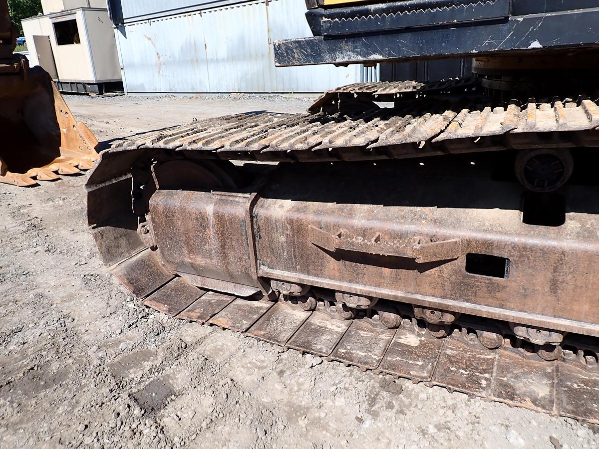 Used 2004 CAT 330CL Hydraulic Excavator