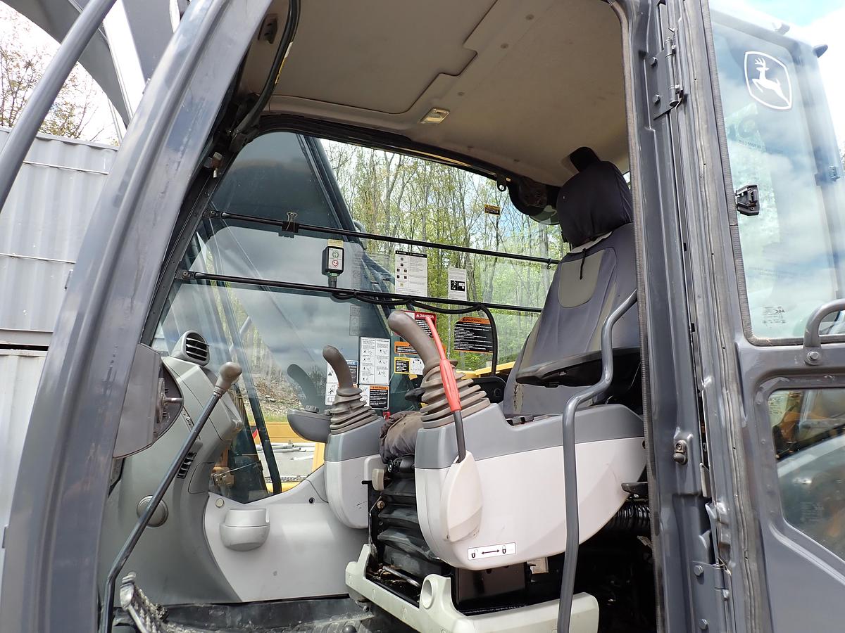 Used 2015 John Deere 160G LC Excavator HYDRAULIC THUMB & QC