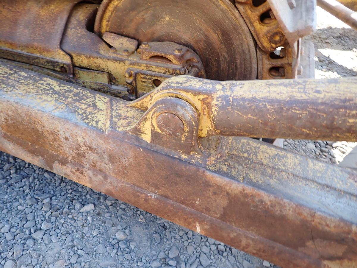 Used 1971 CAT D8H Crawler Dozer w/ RIPPER!