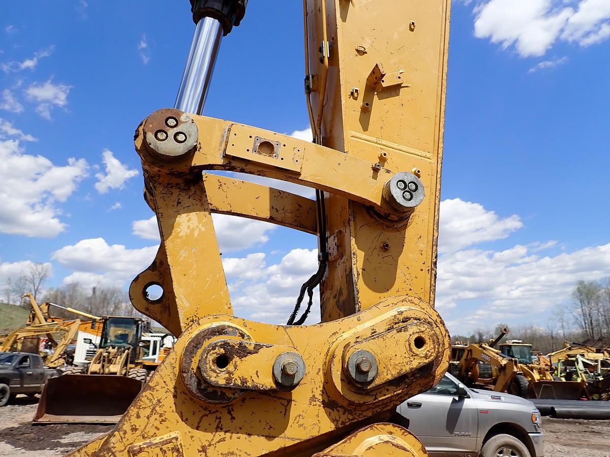 Used 2019 CAT 349FL Hydraulic Excavator 