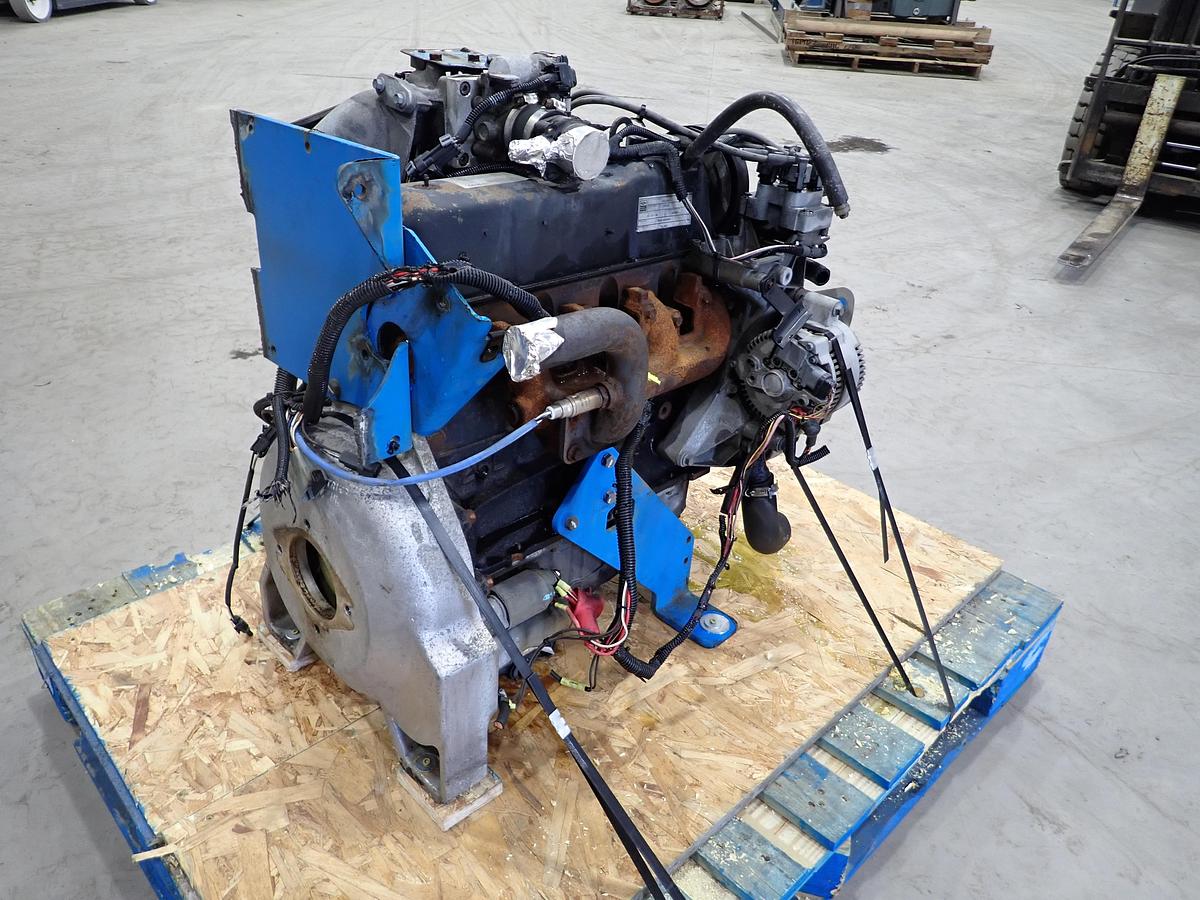 Used 2005 Ford LRG425 Gas Engine
