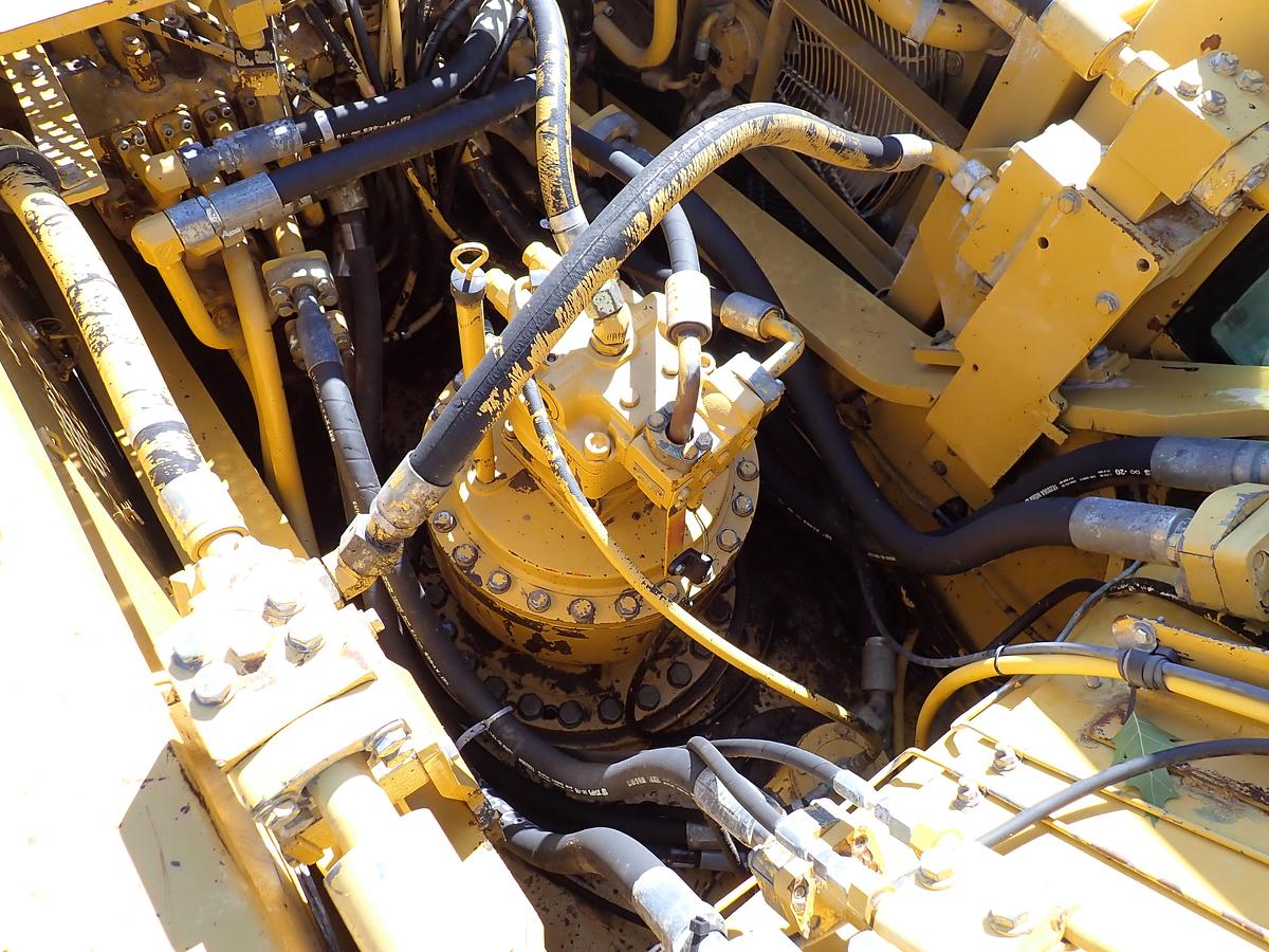 Used 2005 CAT 330CL Hydraulic Excavator