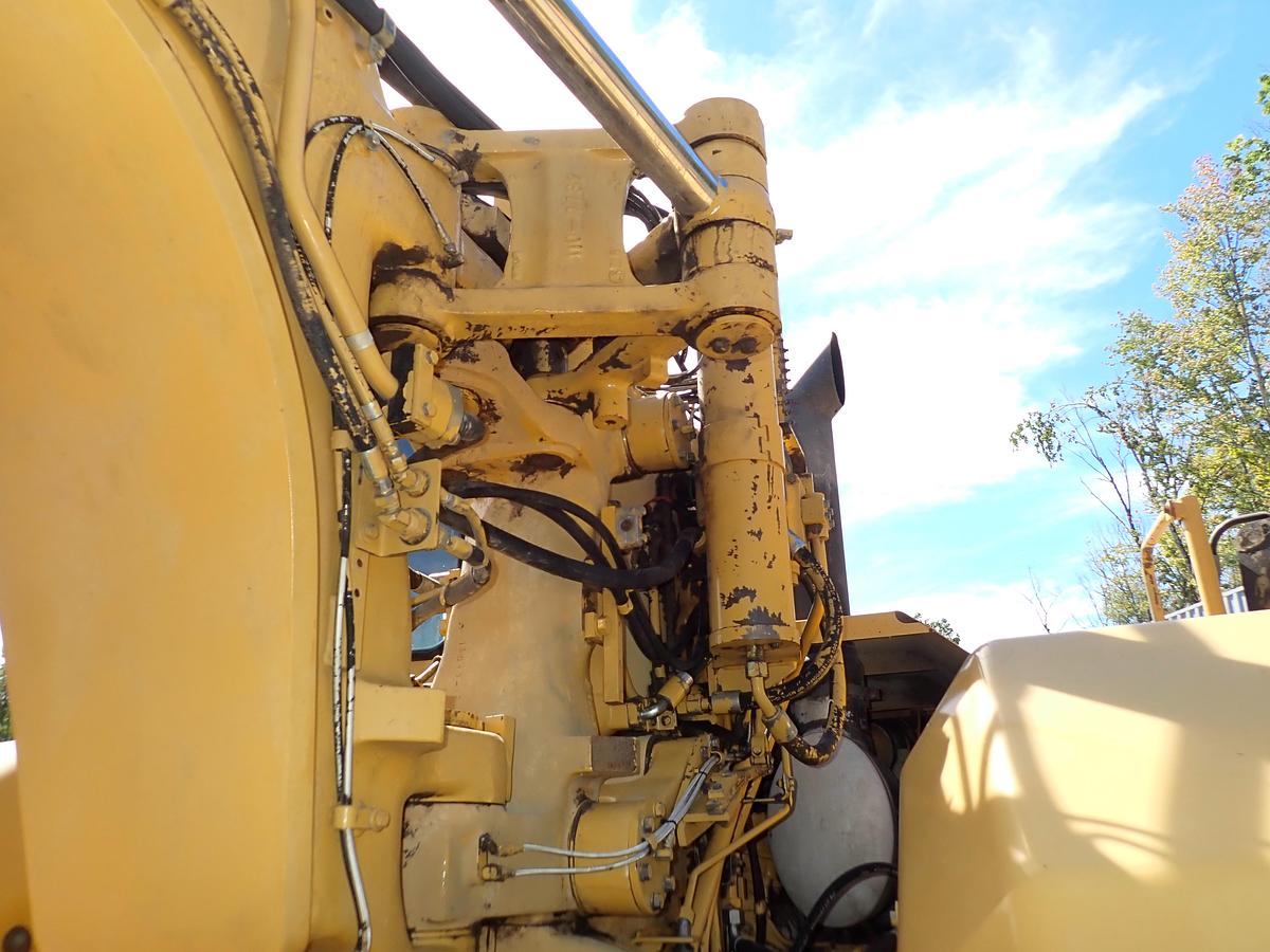 Used 2004 CAT 621G Motor Scraper