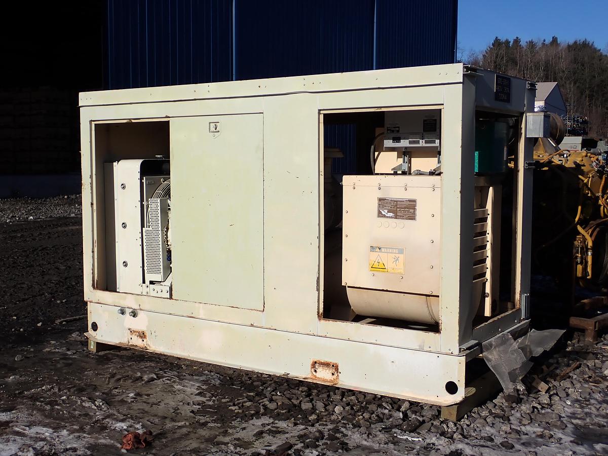 Used 1987 CAT SR4 200 KW Generator 657 HOURS!