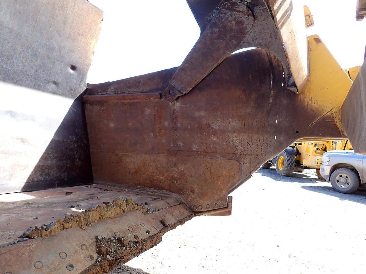 Used 2004 CAT 621G Motor Scraper