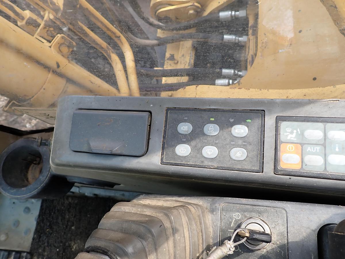 Used 2001 CAT 320CL Hydraulic Excavator