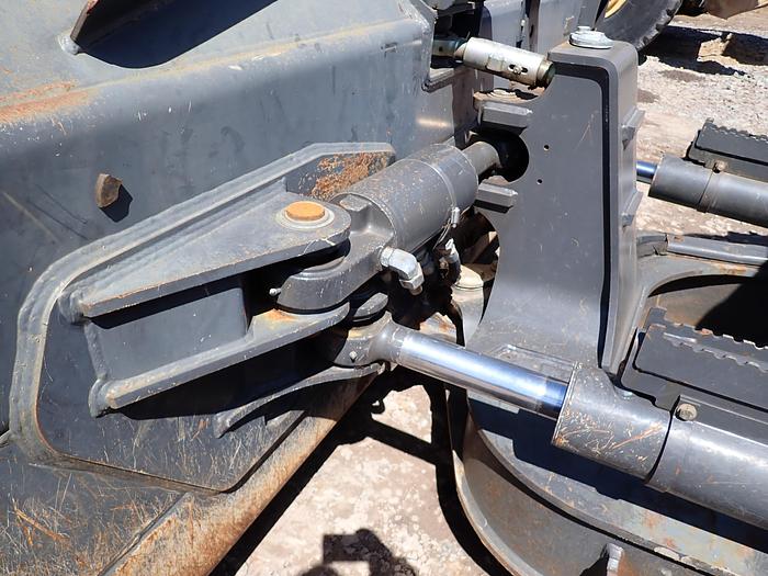 Used 2019 Case 2050M LGP