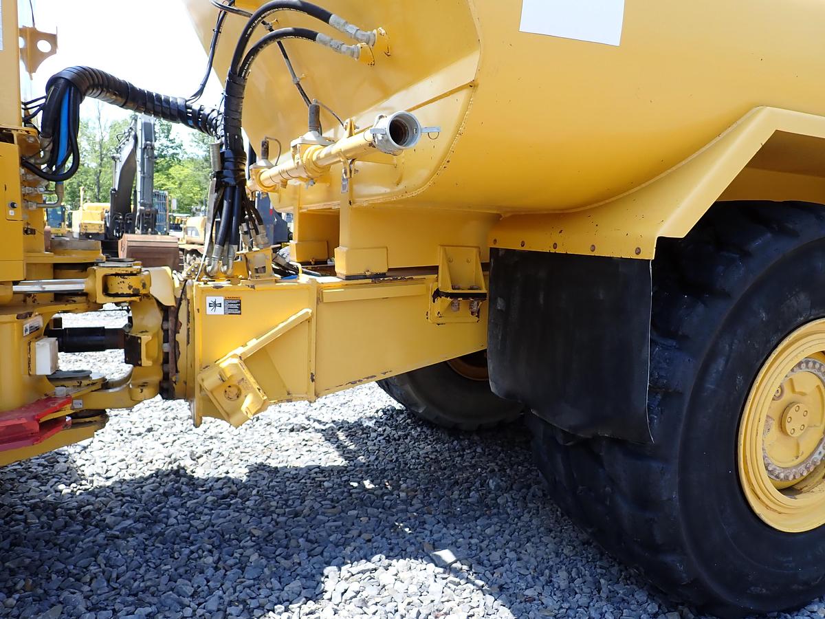 Used 2015 John Deere 460E Articulated Water Truck 9000 GALLON