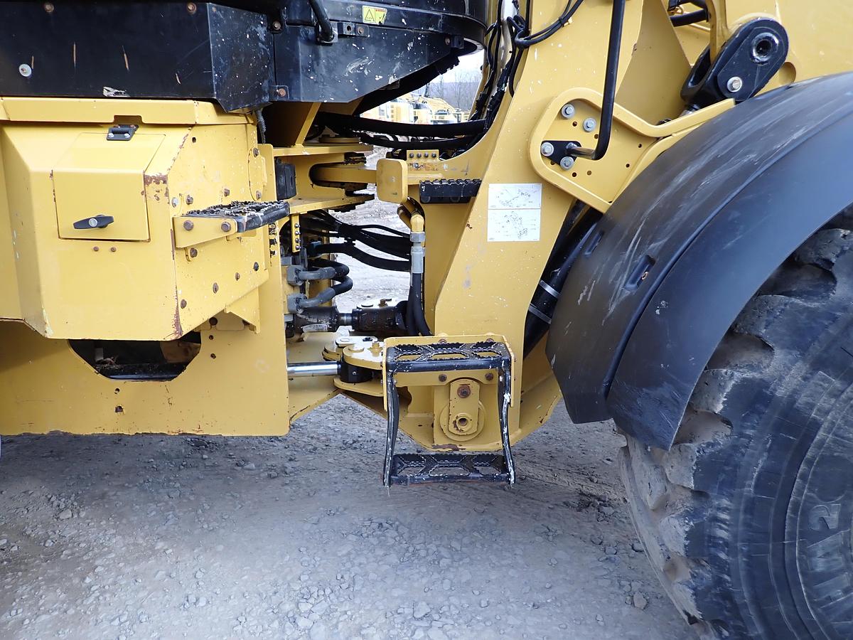 Used 2019 CAT 938M