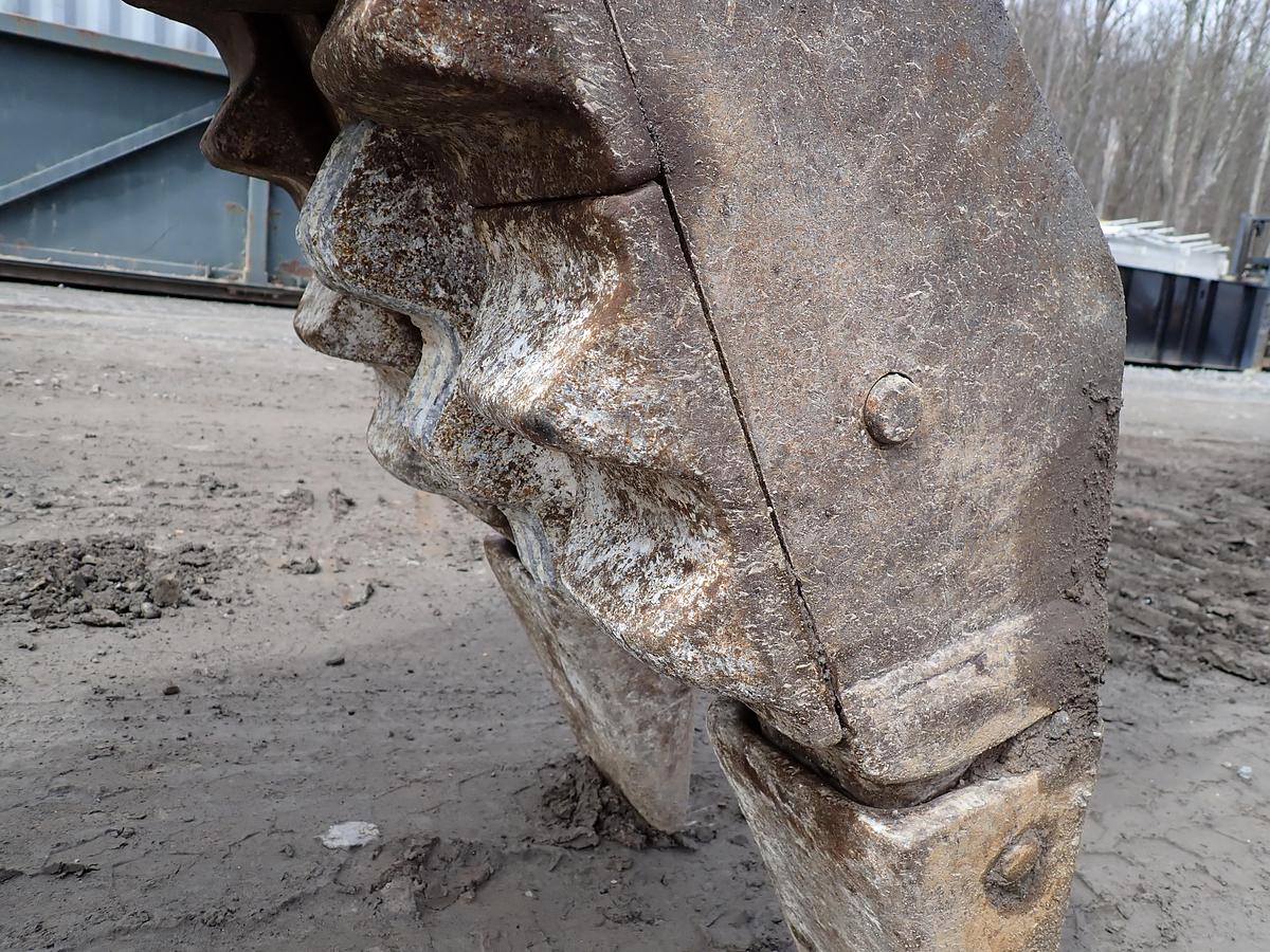 Used 2016 CAT MP318 Multiprocessor Concrete Shear