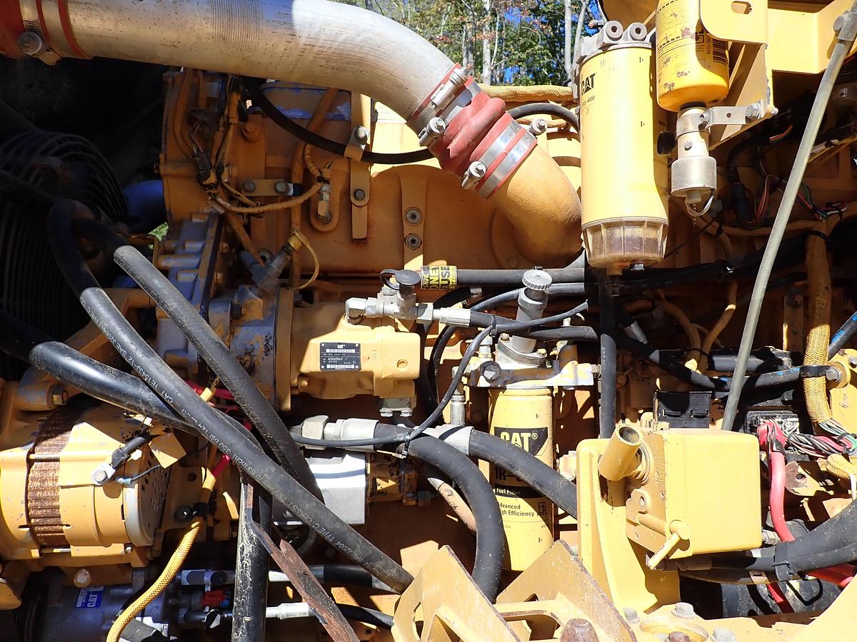 Used 2004 CAT 735 Articulated Haul Truck