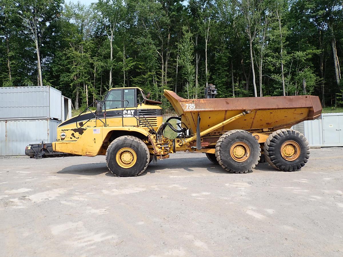 Used 2006 CAT 735