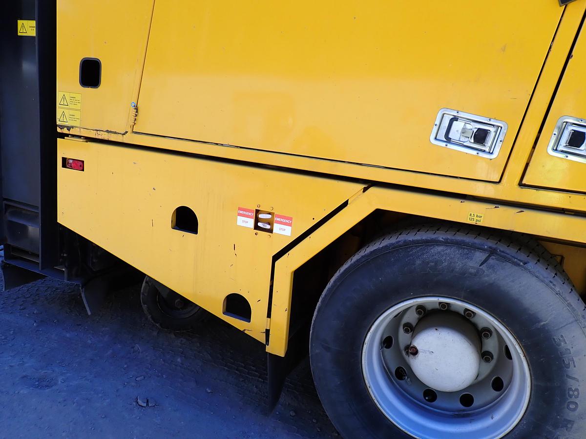 Used 2001 Vammas PSB 5500H Airport Runway Sweeper 