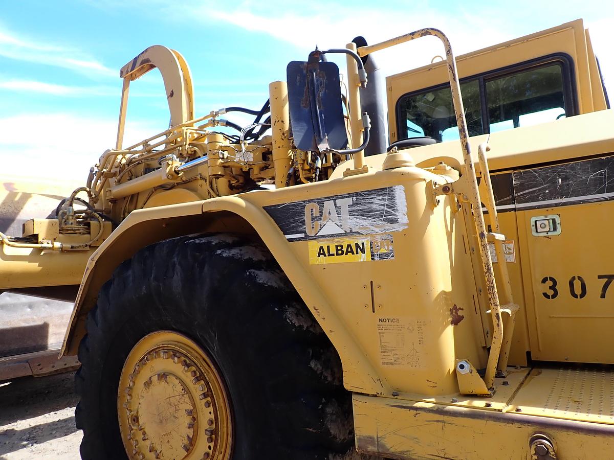 Used 2004 CAT 621G Motor Scraper